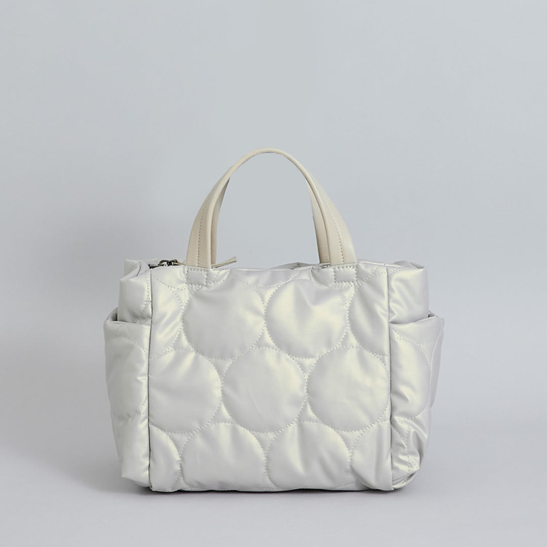 UIN Donn　PARROT パロット あおり型手さげバッグ　黒　キルティング Parrot パロット あおり型手さげバッグ – VIA DOAN（ヴィア ドアン）