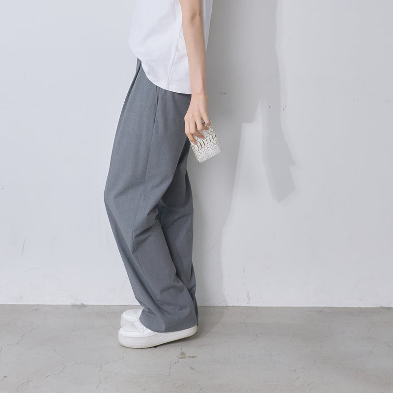 Doree ドーレ 薄型二つ折りコンパクト財布