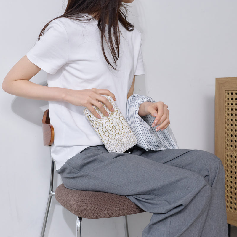 Doree ドーレ ラウンドファスナー型長財布