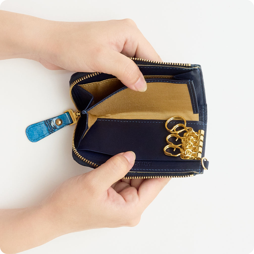 Large Croco (ラージクロコ)さりげないラメの輝きが上品なL字