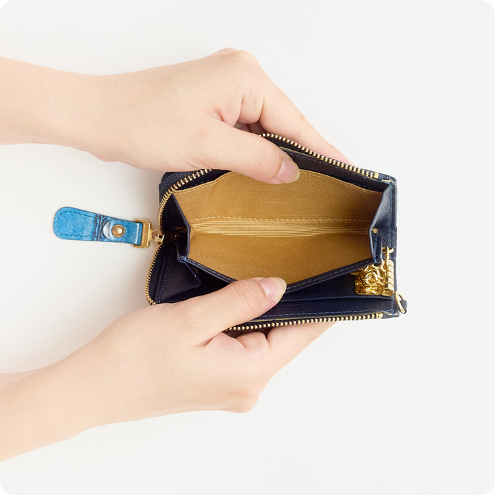 Large Croco (ラージクロコ)さりげないラメの輝きが上品なL字