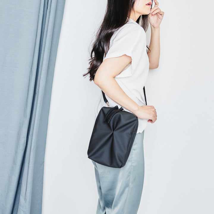 シンプル大人な縦長ミニショルダーバッグ Pincer パンセ – VIA DOAN