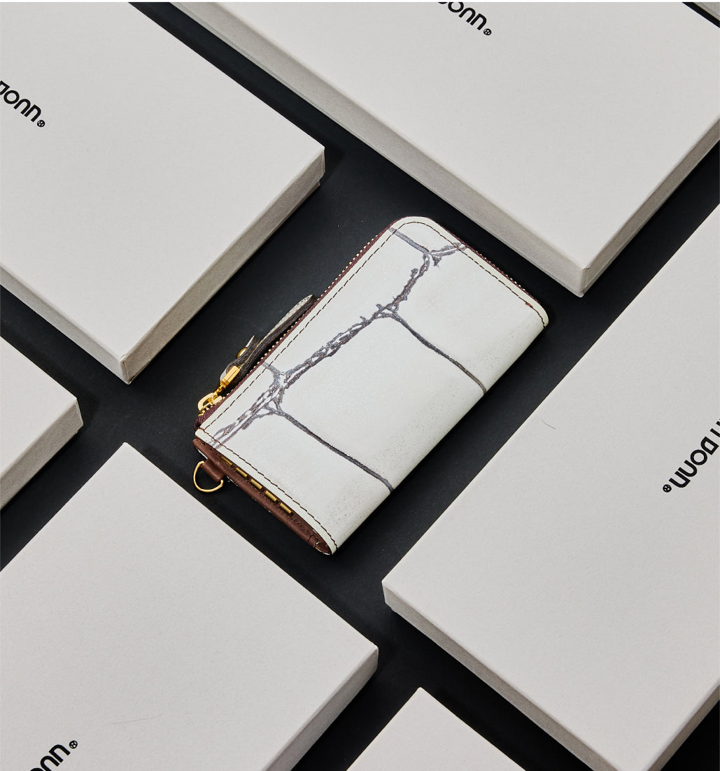 Large Croco (ラージクロコ)さりげないラメの輝きが上品なL字