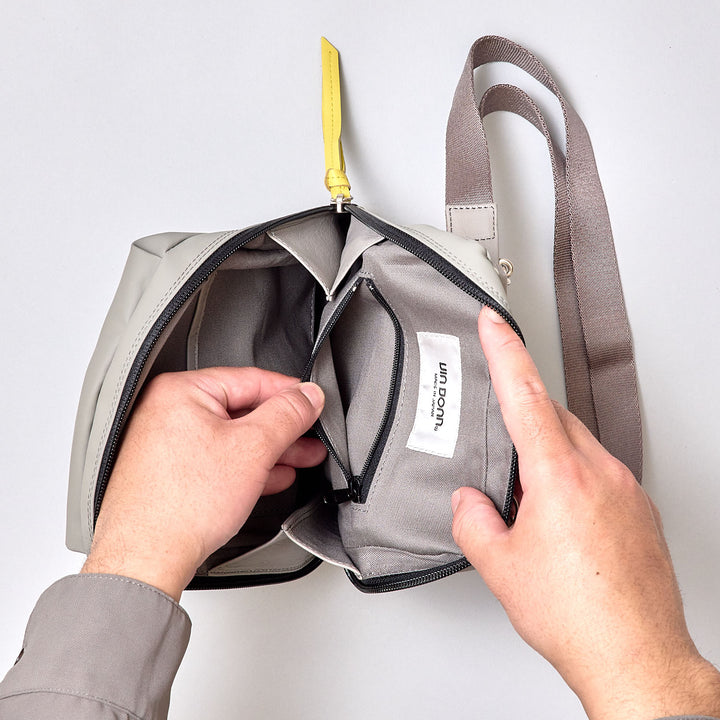 シンプル大人な縦長ミニショルダーバッグ Pincer パンセ – VIA DOAN