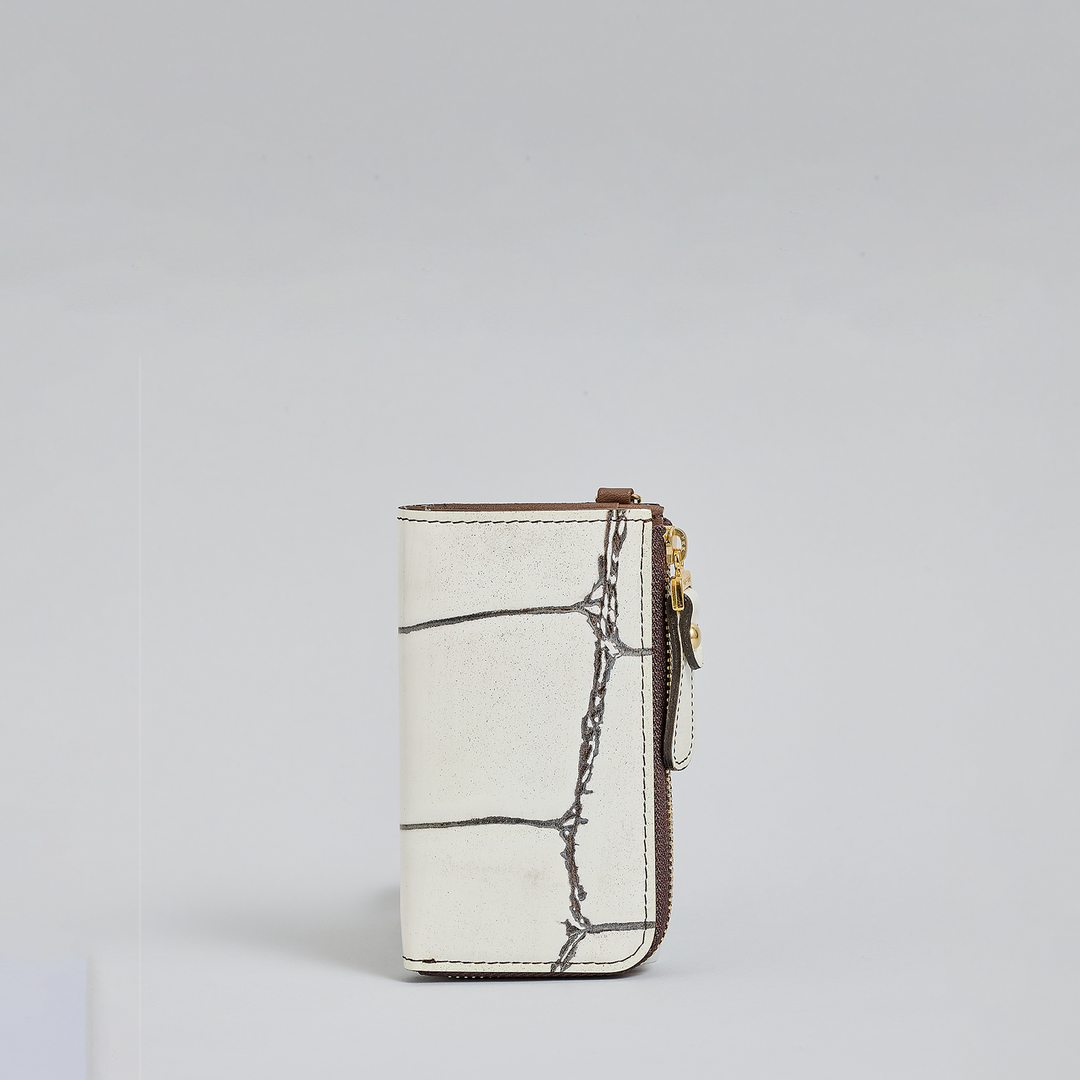 Large Croco (ラージクロコ)さりげないラメの輝きが上品なL字