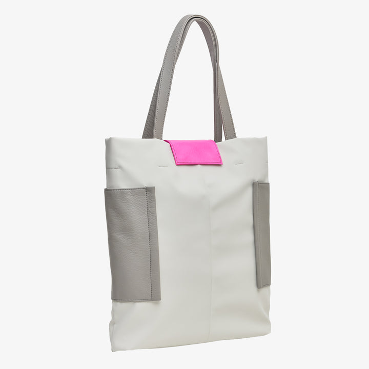 極美品 現行 希少色 バーバリー デカロゴ エンボス トートバッグ ネオンカラー 極美品 現行 希少色 バーバリー デカロゴ エンボス トートバッグ