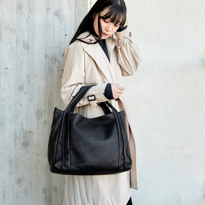 近年モデル⭐️GIVENCHY イージー トートバッグ レザー ブルー A4可 Zilda (ジルダ)上品でしなやかなソフトキップレザーのA4サイズ